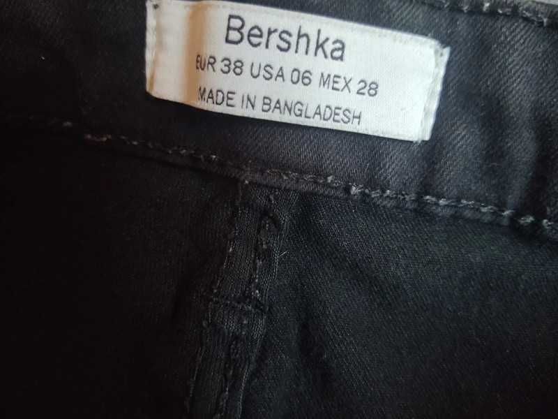 Spodnie czarne Bershka 28 nie sztywne