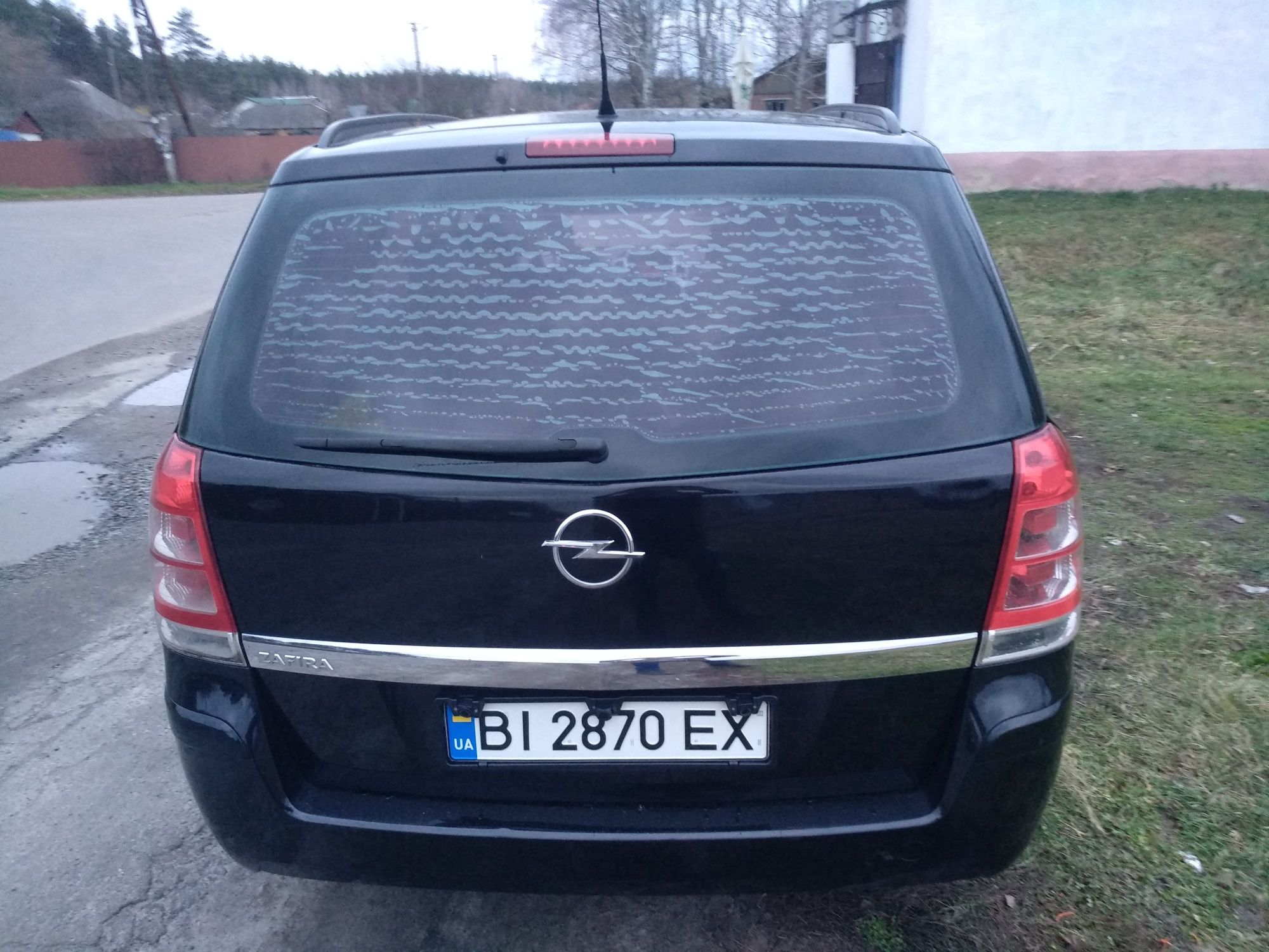 Opel Zafira b, 2010, 1.8 возможен обмен на земельный участок
