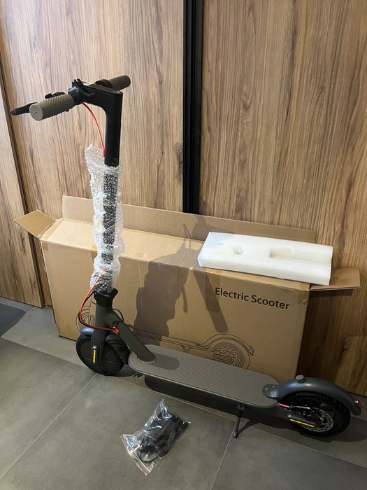 Hulajnoga elektryczna (NOWA) N7PRO 350W dla dorosłych 30km/h