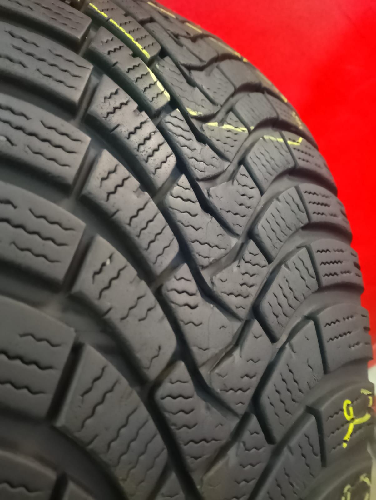 Opona 225/45/17 falken eurowinetr