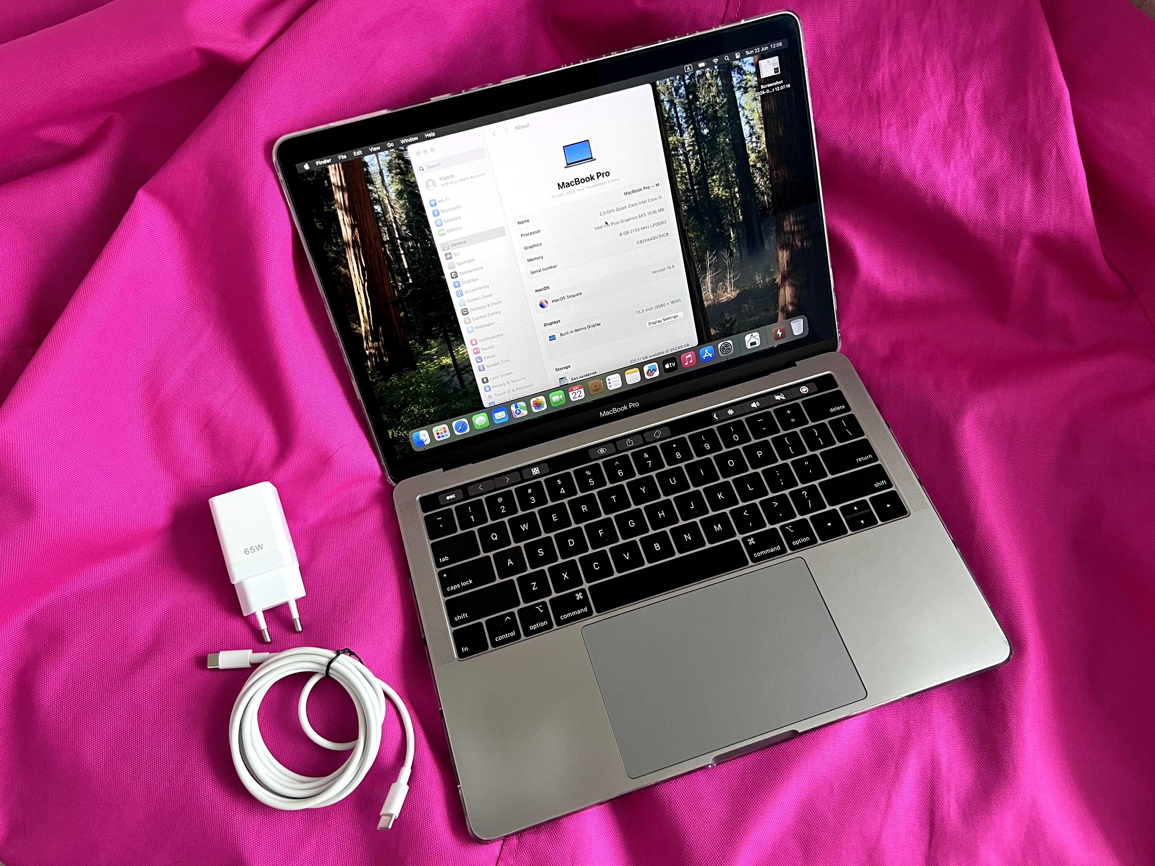 MacBook Pro 13 core i5 2.3Ghz 8GB SSD 256 2018 A1989 Space Gray