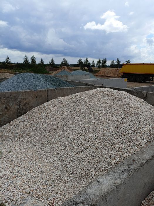 Biała marianna ozdobny biały kamień