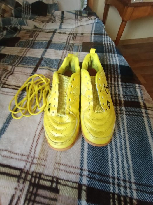 Кроссовки Demix indoor, яркие, 39 EU