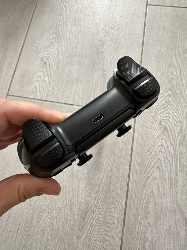 Bezprzewodowy pad do PS4 / PC – model T-28, bardzo dobry stan