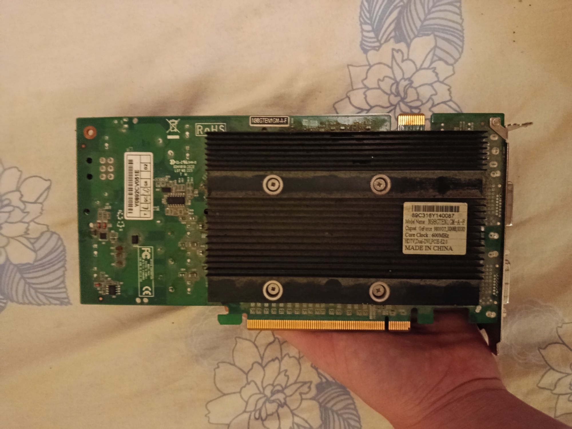 відеокарту NVIDIA GeForce 9600 GT  
Модель: NVIDIA GeForce 9600 GT.
Об