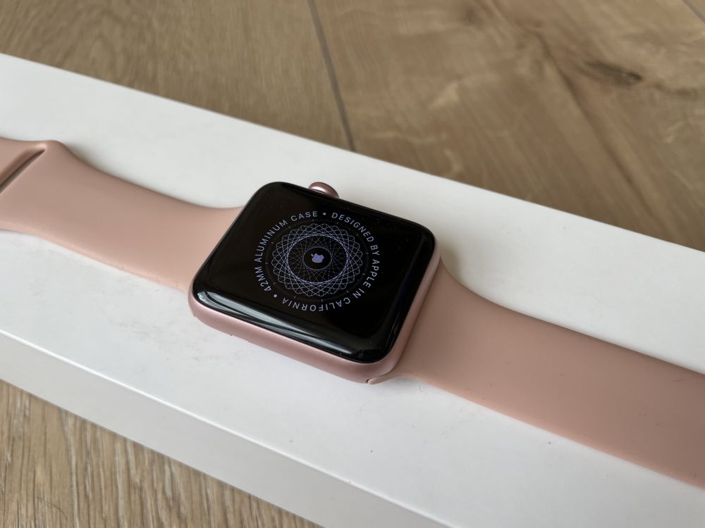Idealny Apple Watch serii 2 42 mm ROSE GOLD w bardzo dobrym stanie!