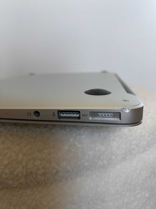 Apple Macbook Air 2017 13 cali 8 GB