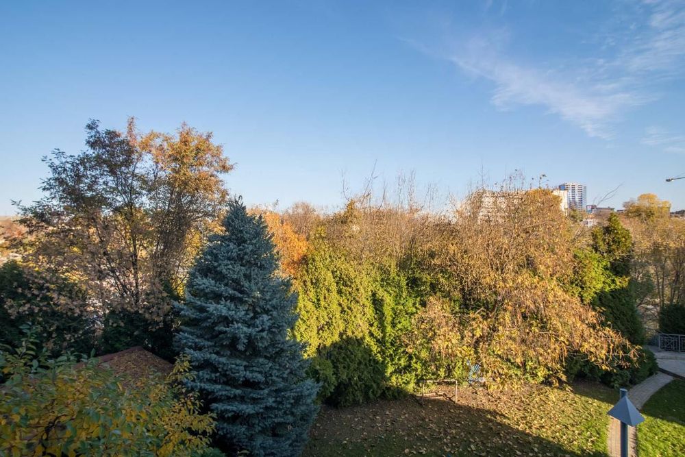 Продажа Здание Печерск 5500м2 введено в эксплуатацию 21 сотка Дисконт