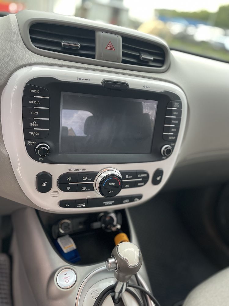 KIA SOUL EV  2017 року