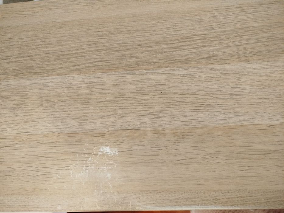 Secretária tampo em madeira e pés em ferro e cadeira giratória