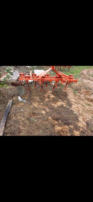 Escarificadores marca Galucho de nove braços