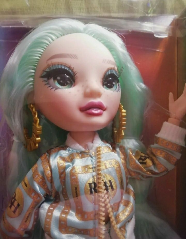 Rainbow High Nowa Lalka Daphne Minton, seria modowa
