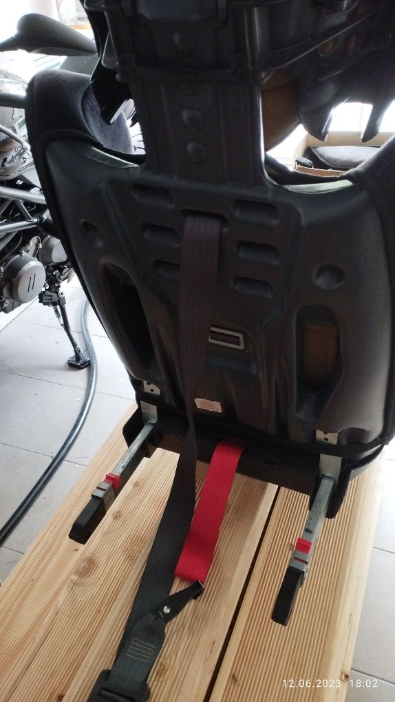 Fotelik samochodowy ISOFIX 9 - 36 kg.