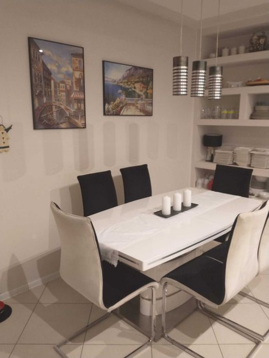 Sprzedam stół i 6 krzeseł. Stan bardzo dobry