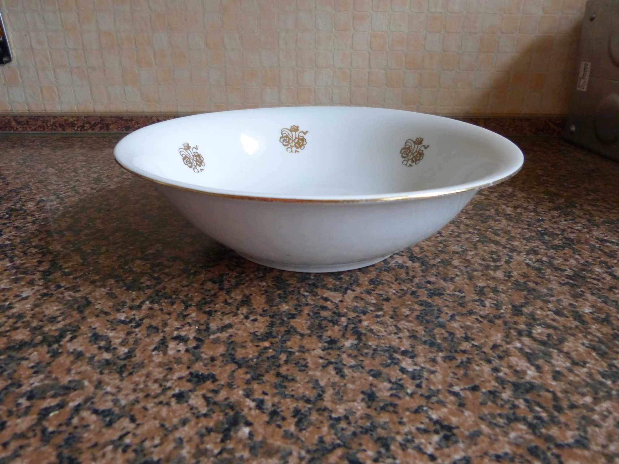 Miska z sygnaturą porcelany Karolina