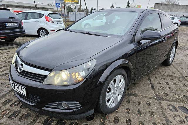 Opel ASTRA GTC III 3 H 2010 rok 1,4 benzyna 90 kM Xenon LED 145900 km