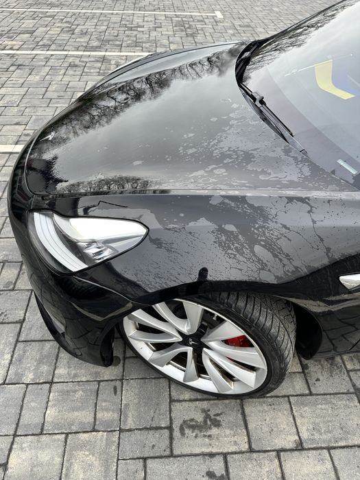 Tesla model 3 performance