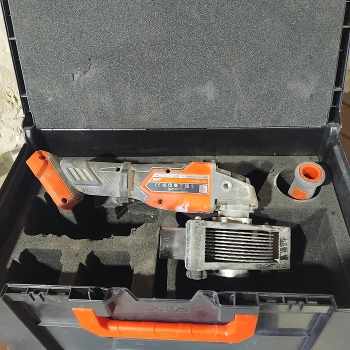 Bruzdownica Milwaukee FSAG125X