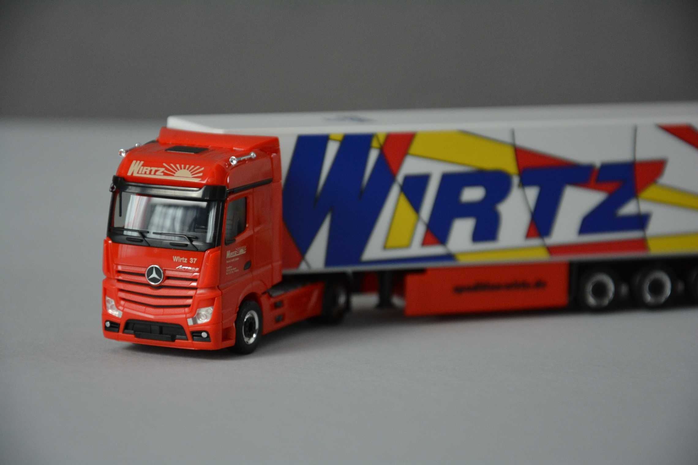 1:87 (H0) Herpa 315593 -  MB Actros BigSp. + chłodnia - Wirtz (Popart)