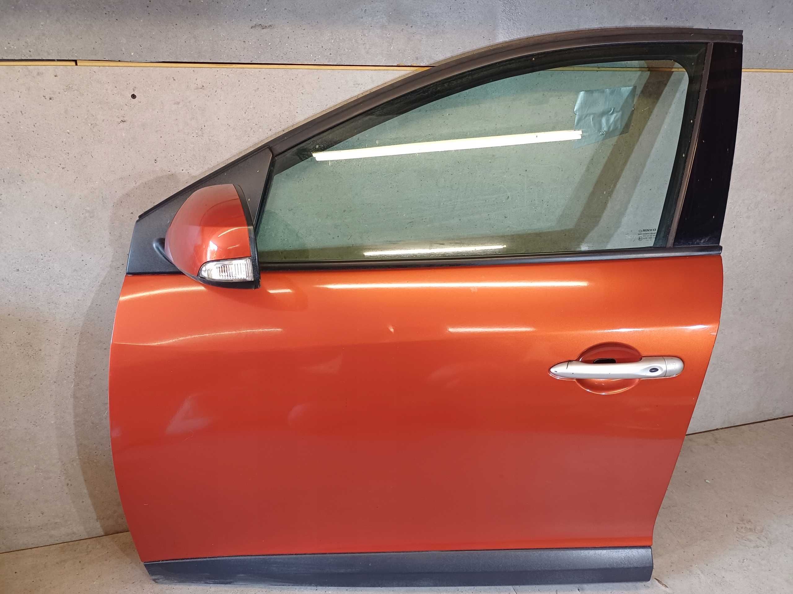 renault megane iii Дверь правая левая  разборка шрот запчасти