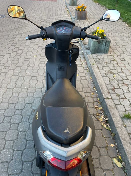 Skuter Peugeot Kisbee 50cc 2T RS