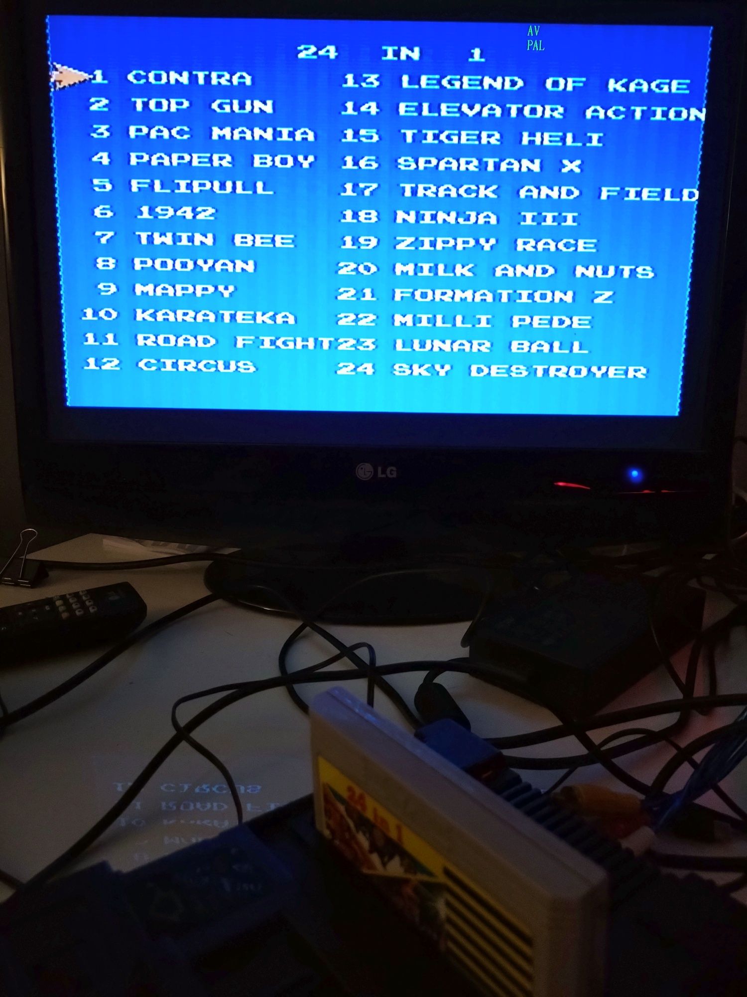 24 in 1 Contra - kartridż na konsolę Pegasus scalak