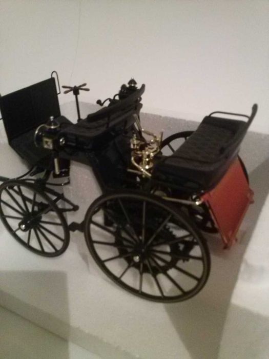 Miniatura de Carro da escala 1.18