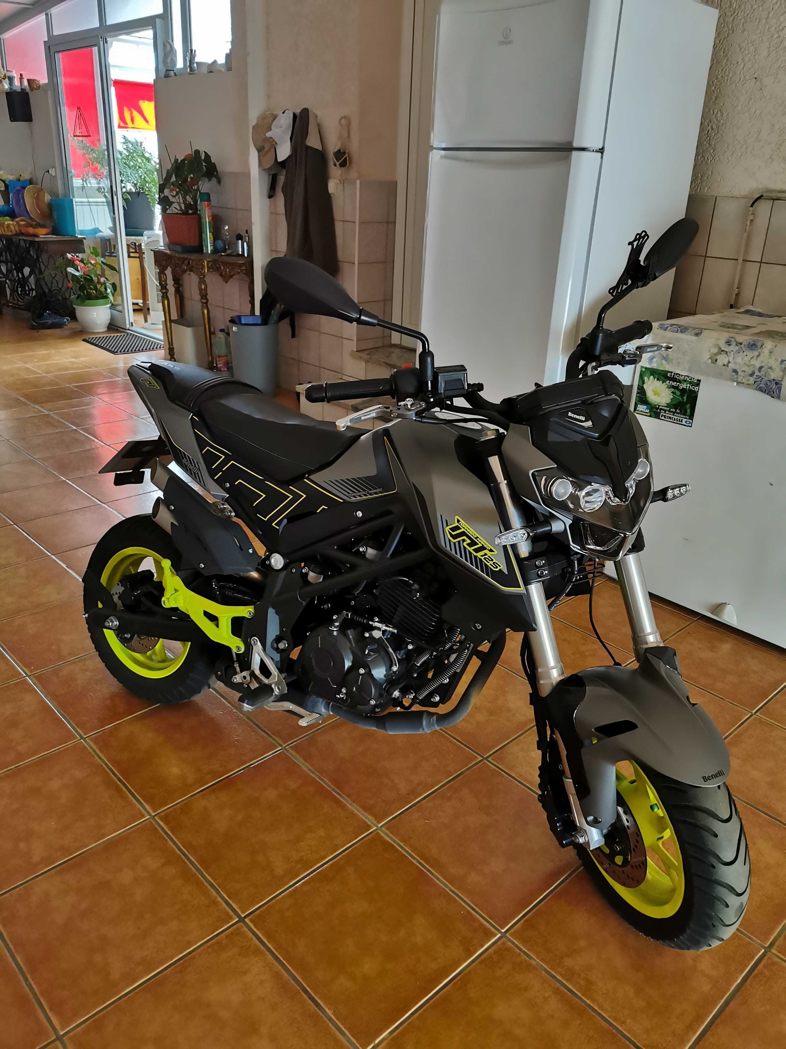 Benelli TNT 125 março 2023