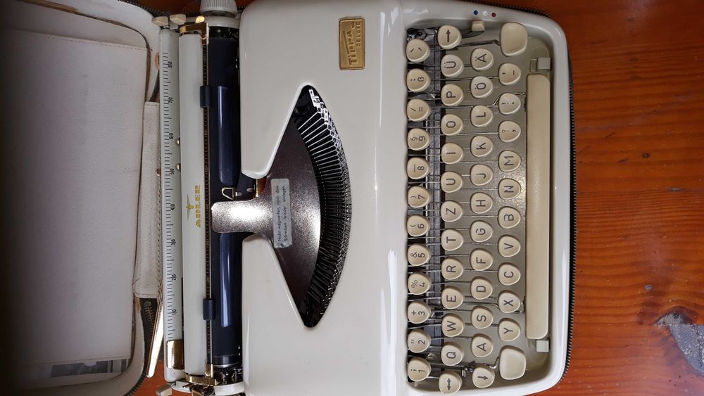 Maszyna do pisania tipa adler