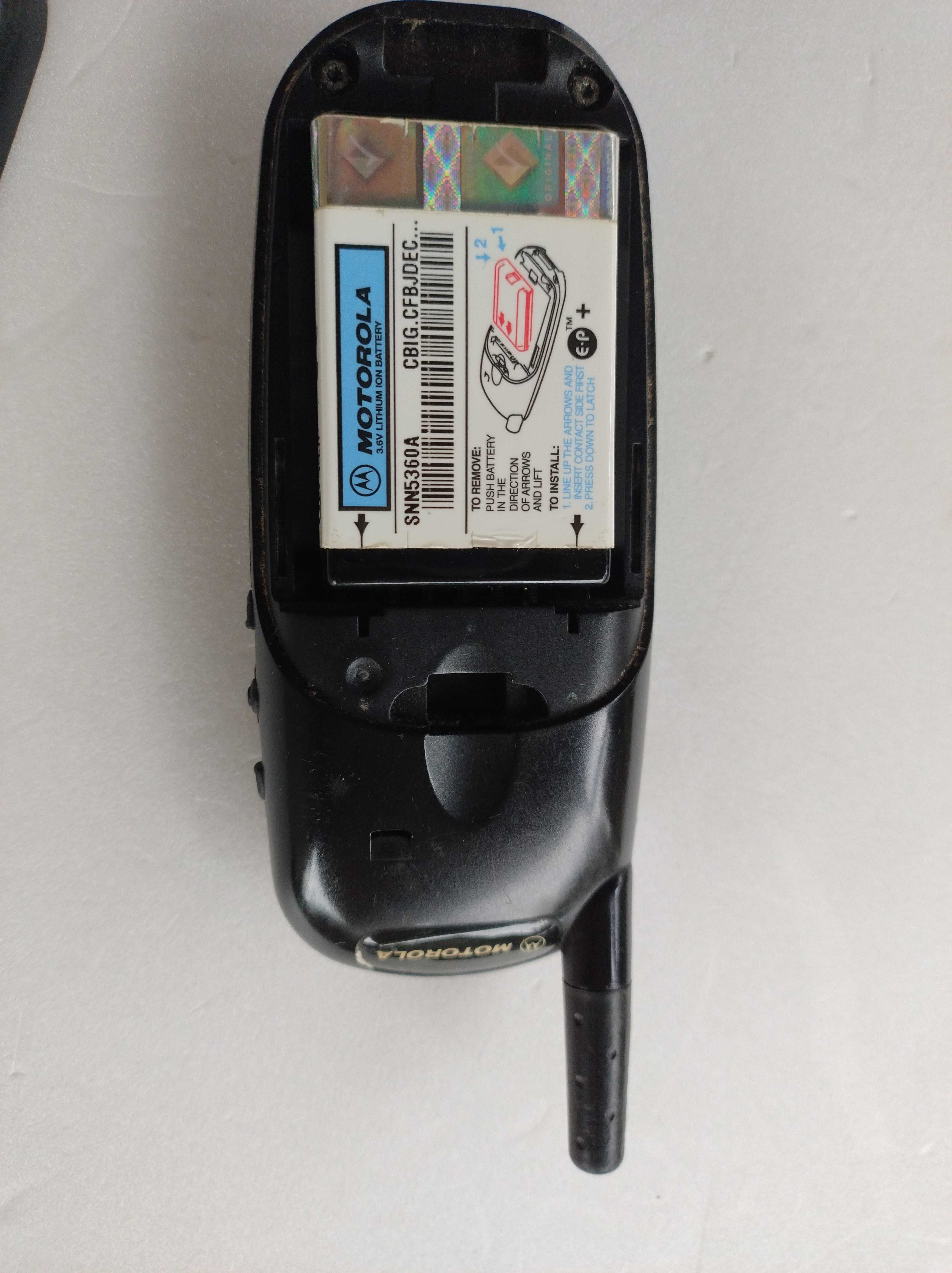 Motorola cd 930 z ładowarką.