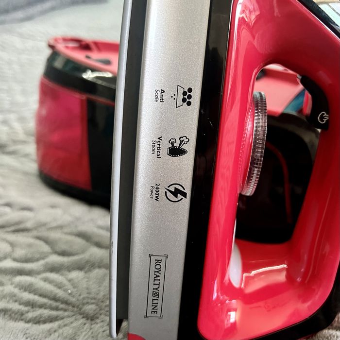 Утюг. Паровая станция Royalty Line RL-DBST2300W.1 2300 Вт Red