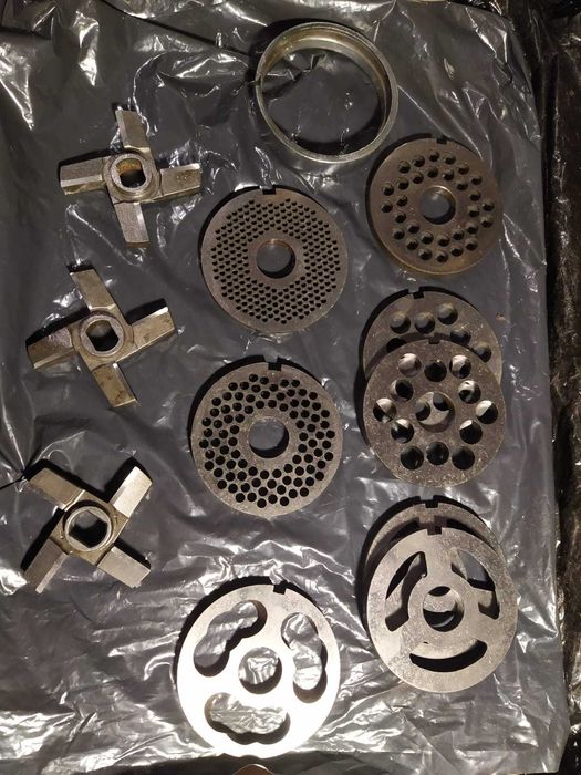 Промислова мясорубка 82 мм для фаршу та домашньої ковбаси унгер Unger