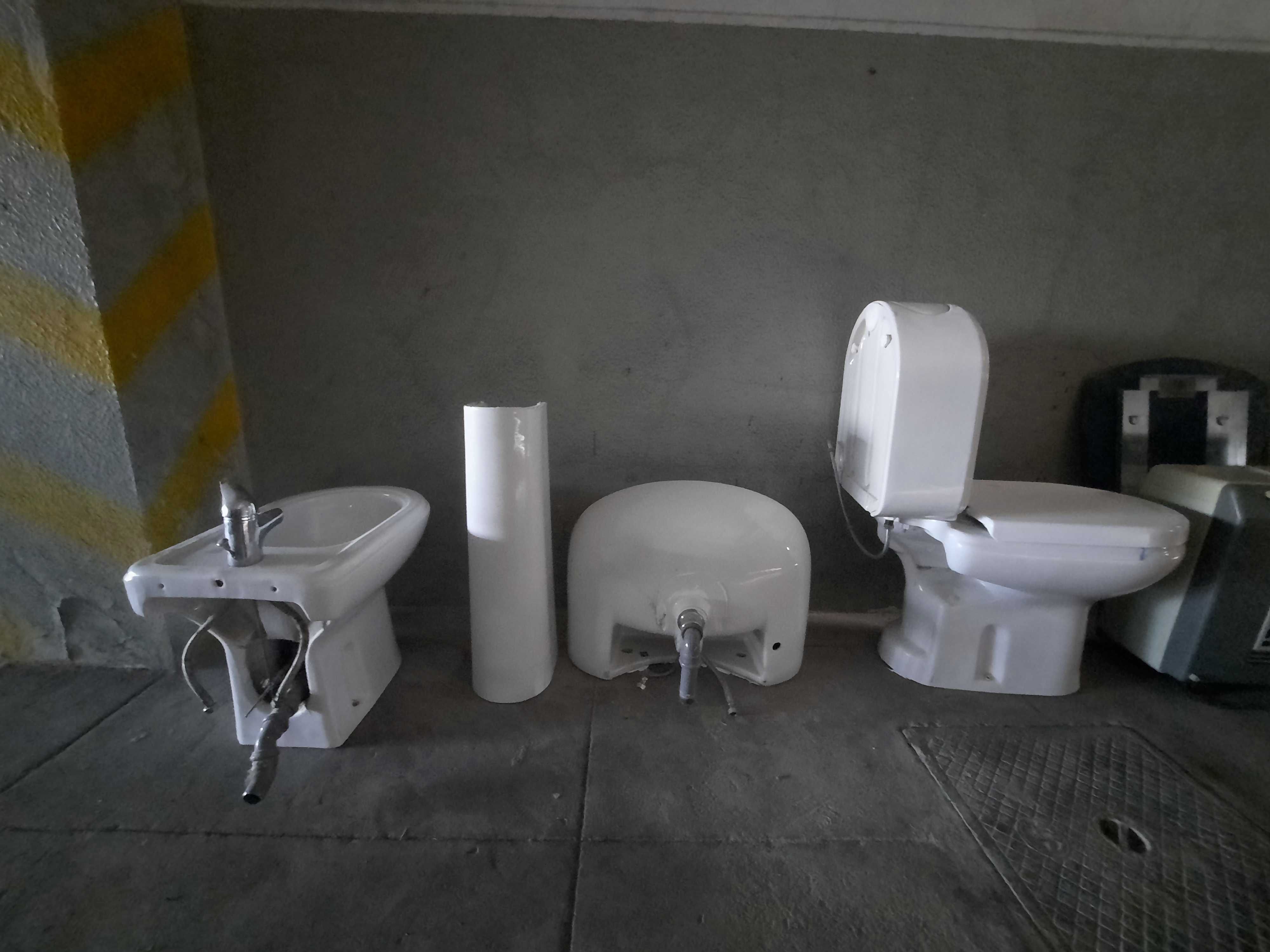 Louça sanitária para casa de banho Sanindusa da linha Alfa