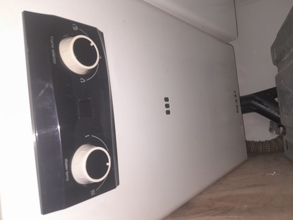 2 caldeiras de gas natural 200€ cada