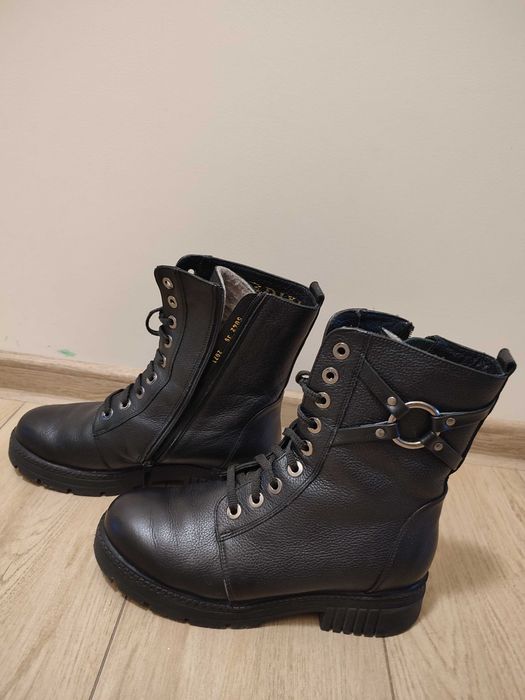 Стильні шкіряні зимові жіночі черевики