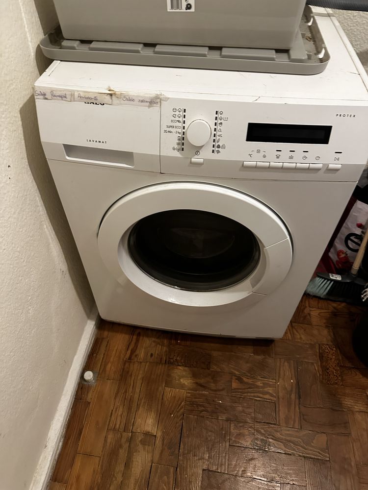 Maquina de lavar para reparo