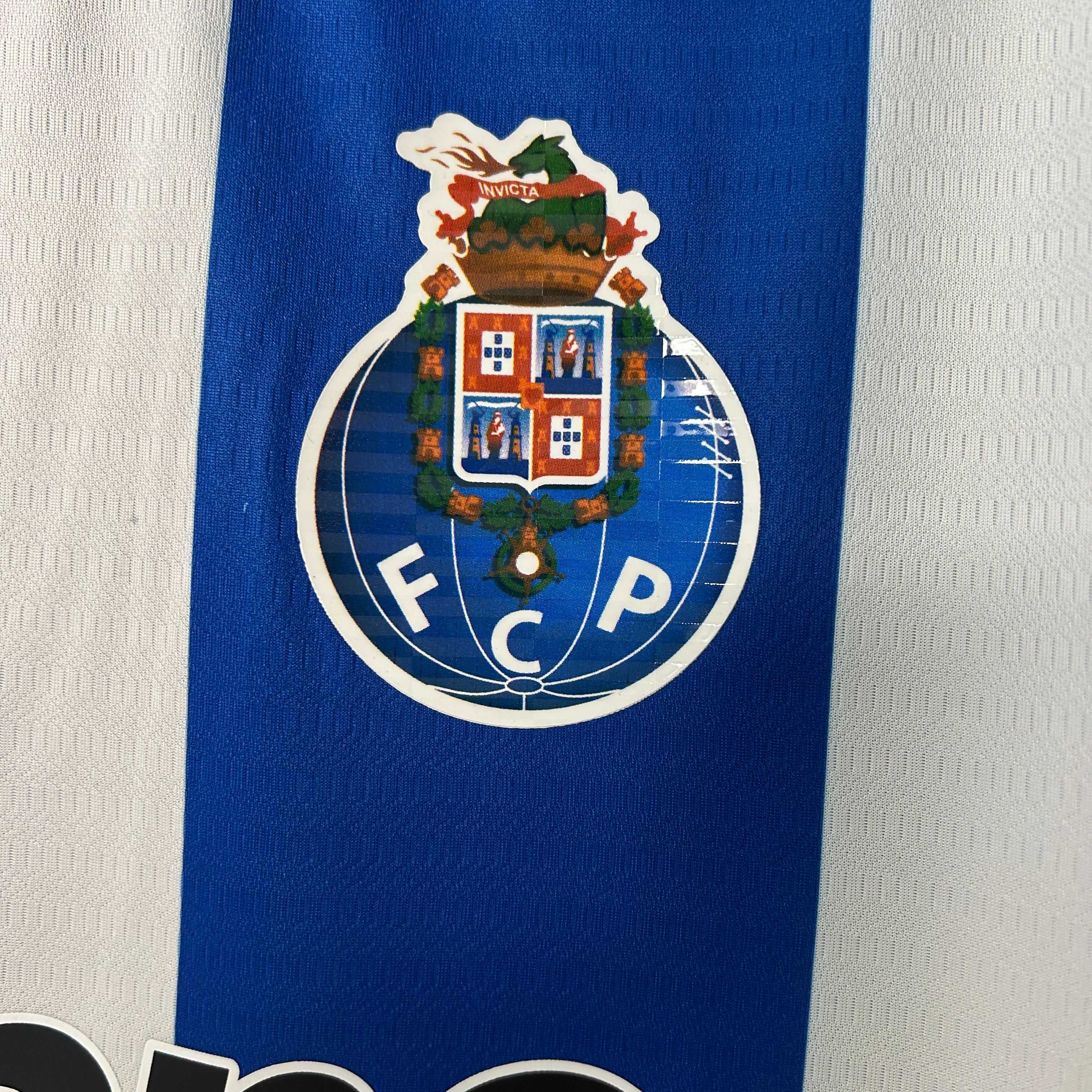 Porto três camisolas da época 25-26