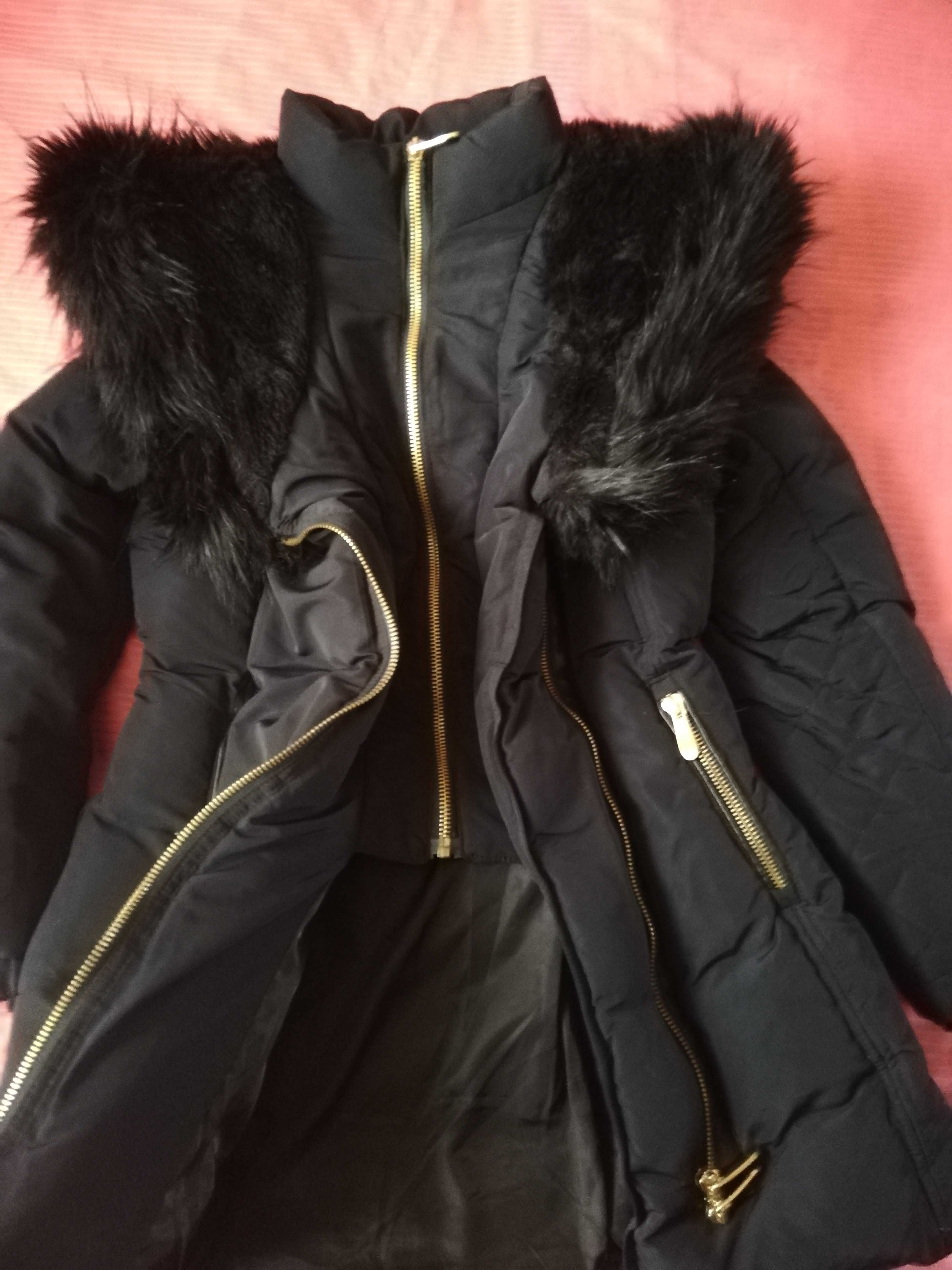 puchowa kurtka zimowa płaszczyk z kapturem z futerkiem Stradivarius M