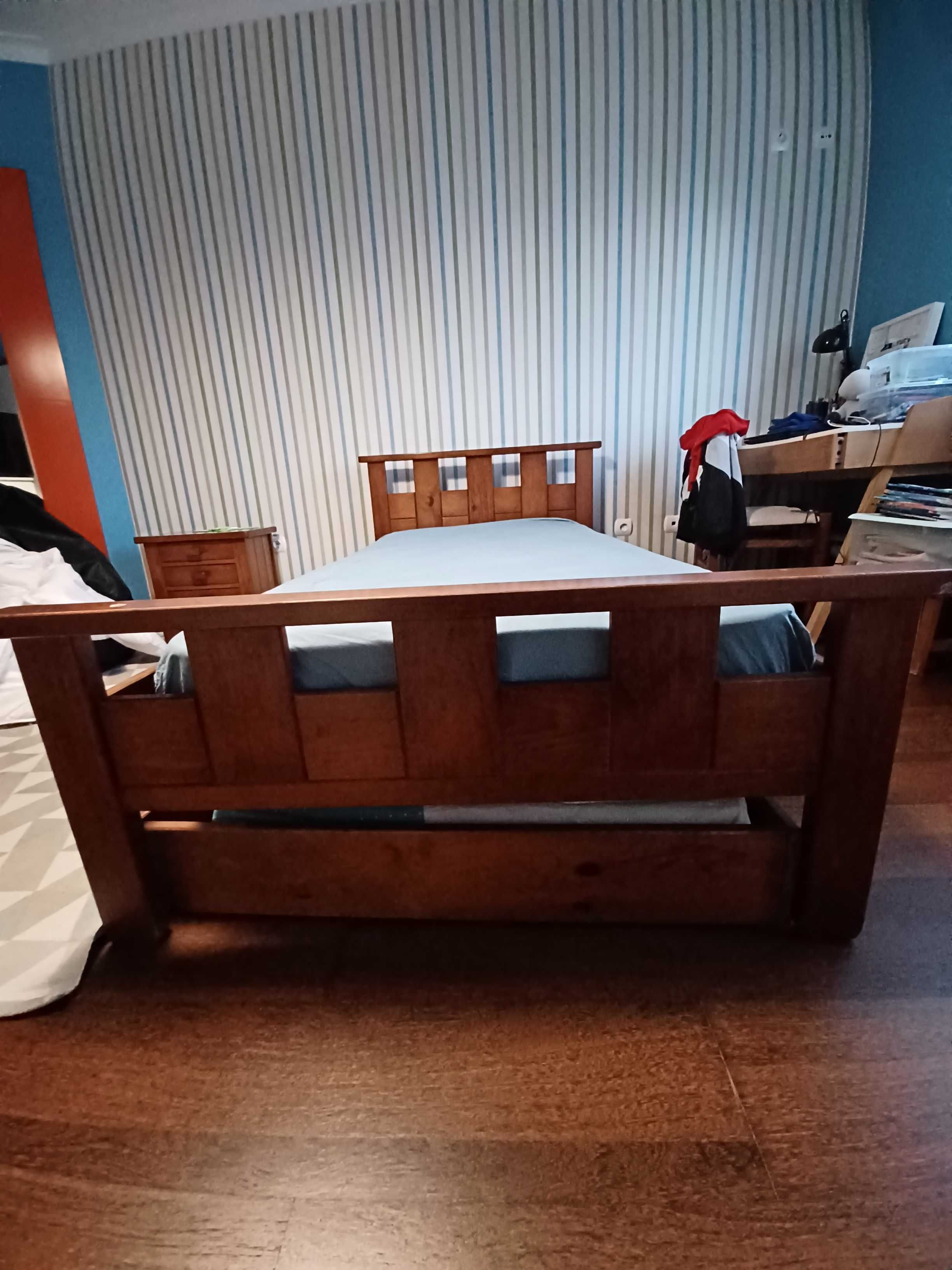Cama criança c/ cama gaveta . (1,95x1,10). Bom estado.