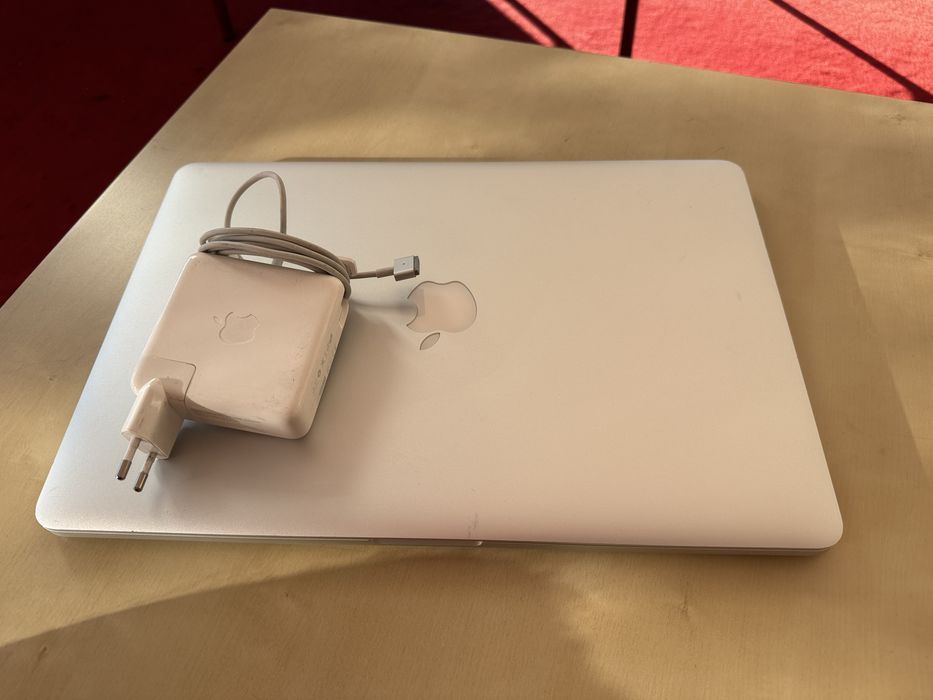 MacBook Pro 15" i7/16GB/ R9 M370X