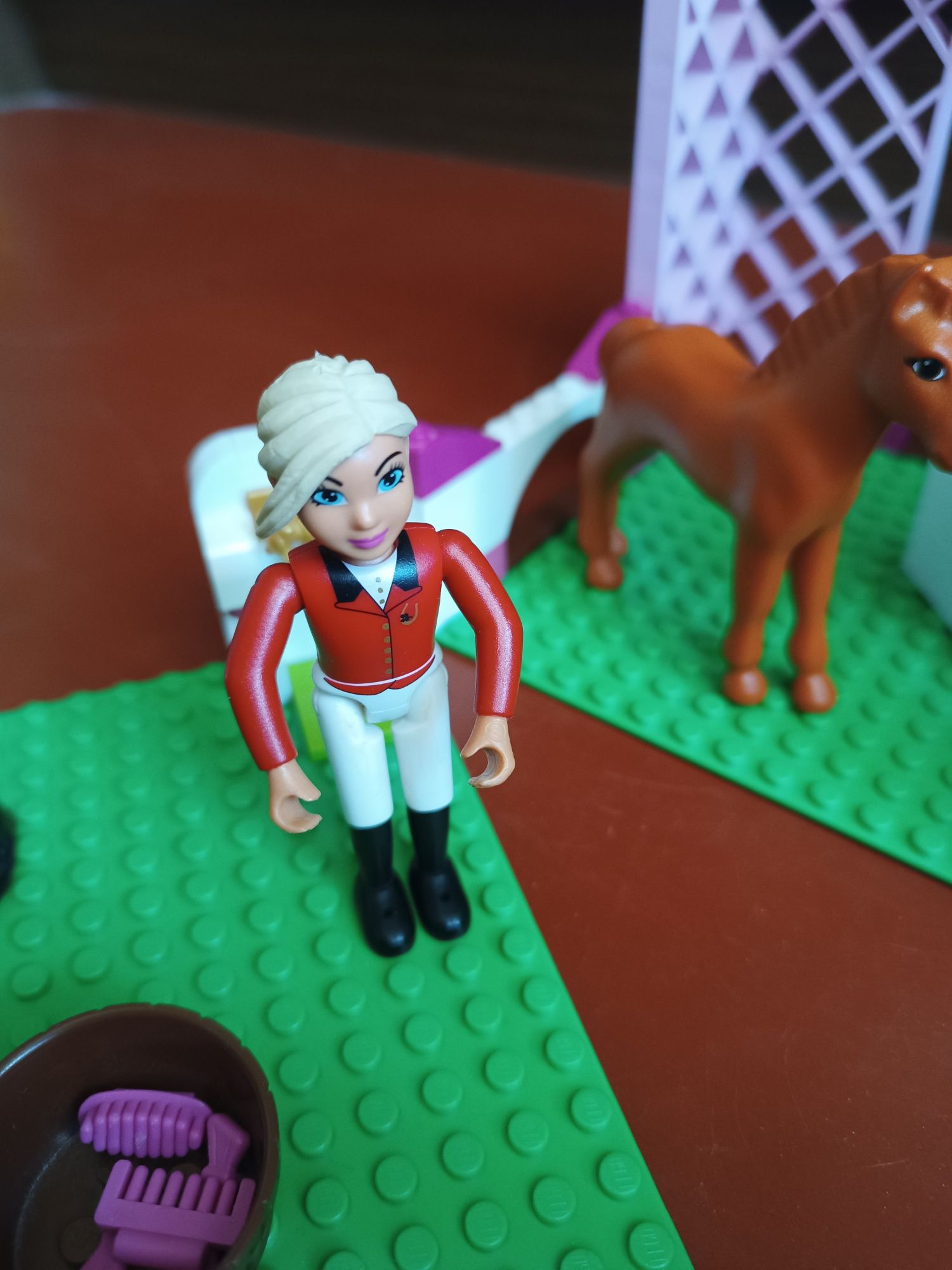 2 набора Lego Belville Лего Бэльвиль конюшня 7585 + лошадь и наездница