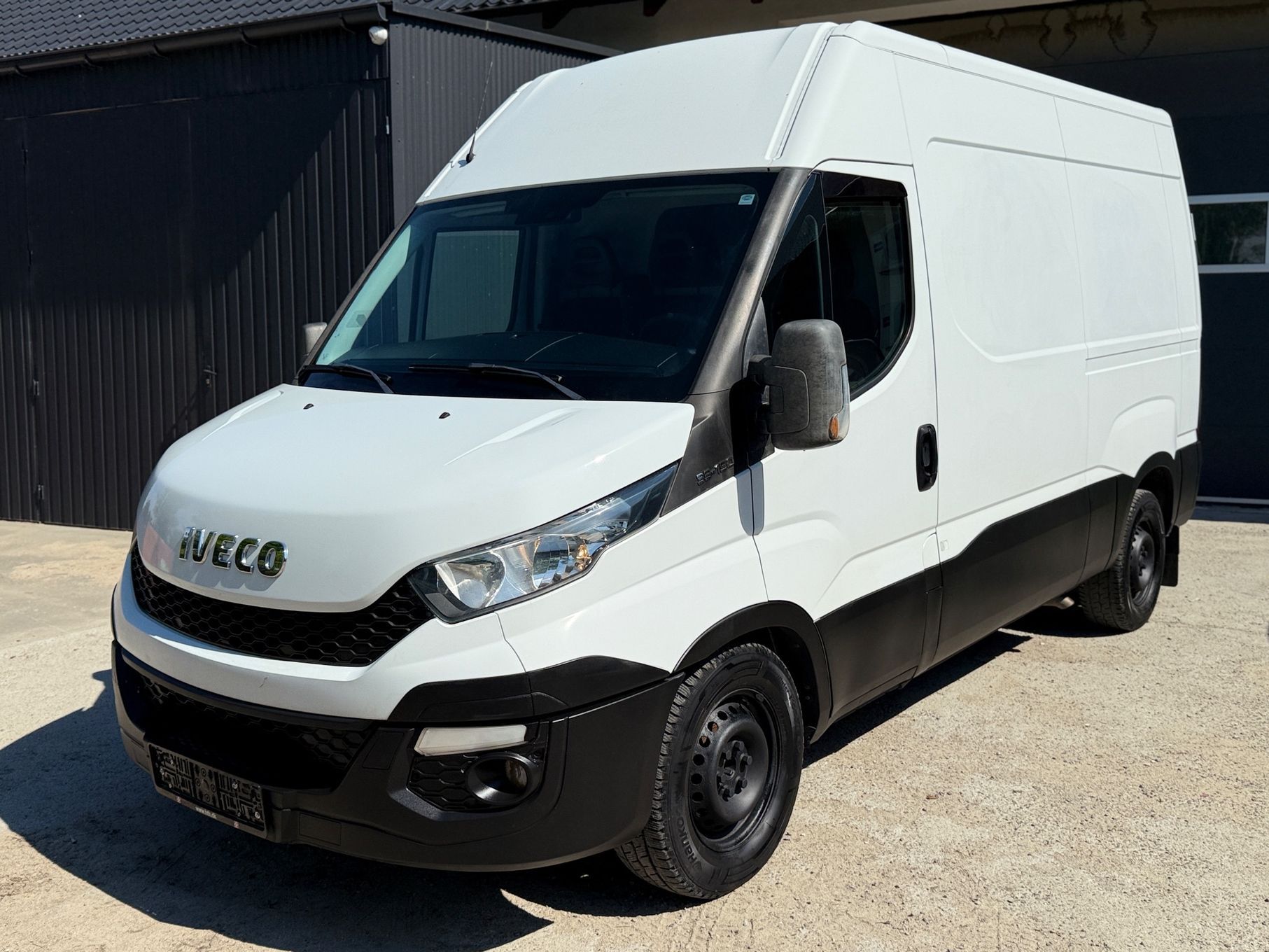 Iveco Daily 35S15  145KM L2H2 HAK 3,5t Klima Niski przebieg Zadbany Bogata wersja
