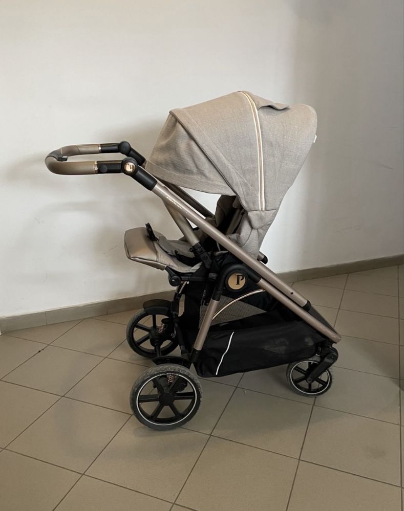 Продам коляску 6000грн