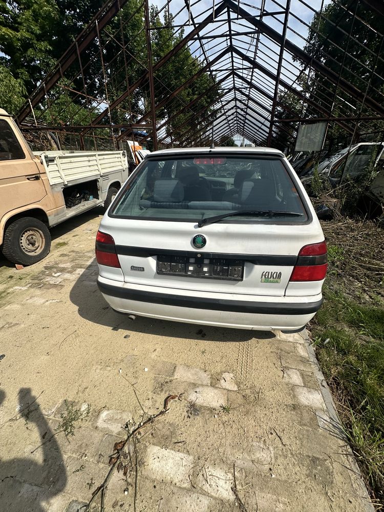 Zderzak tył Skoda Felicia Zderzak tylny