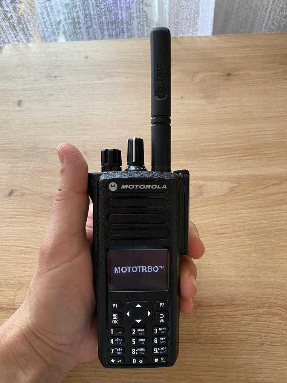 Професійна портативна рація Motorola DP 4800 UHF