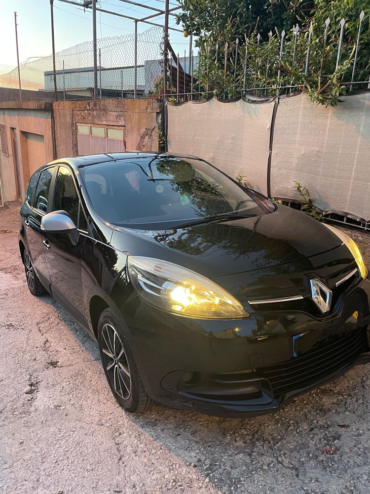 Renault Grand Scénic - 7 Lugares - 2013