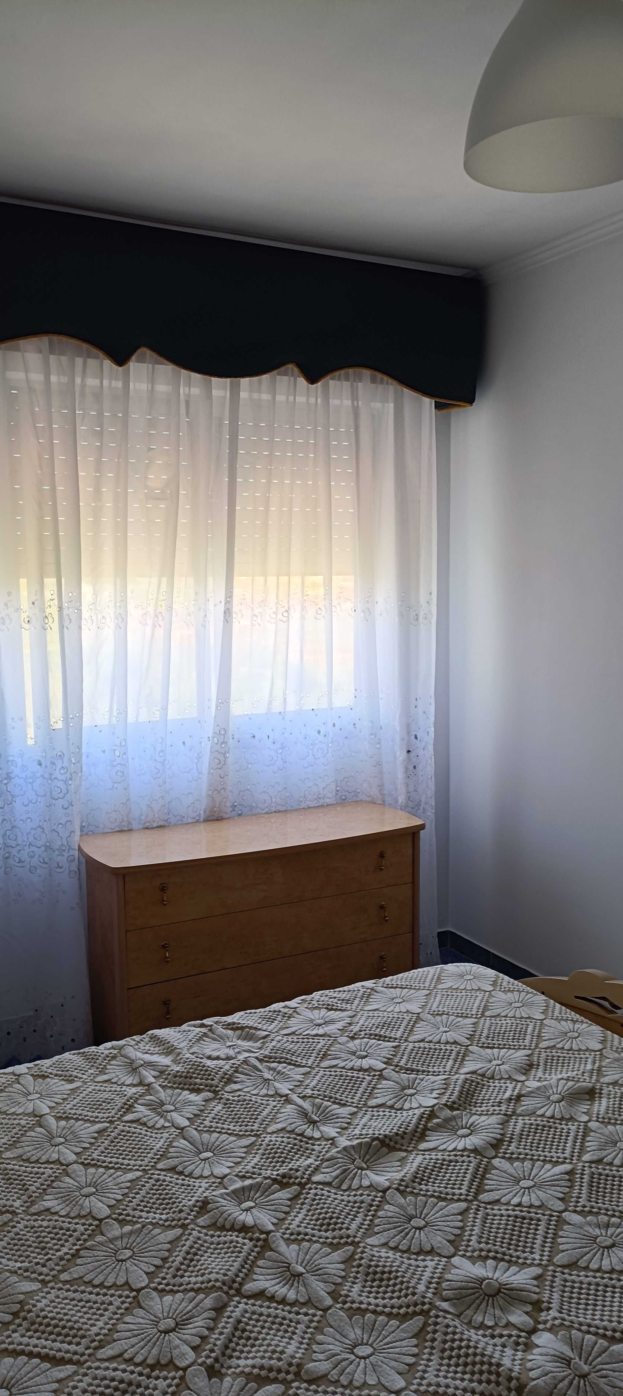 Arrendamento de quarto em Santo António dos Cavaleiros