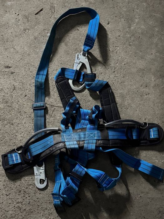 Пояс страховий лямковий