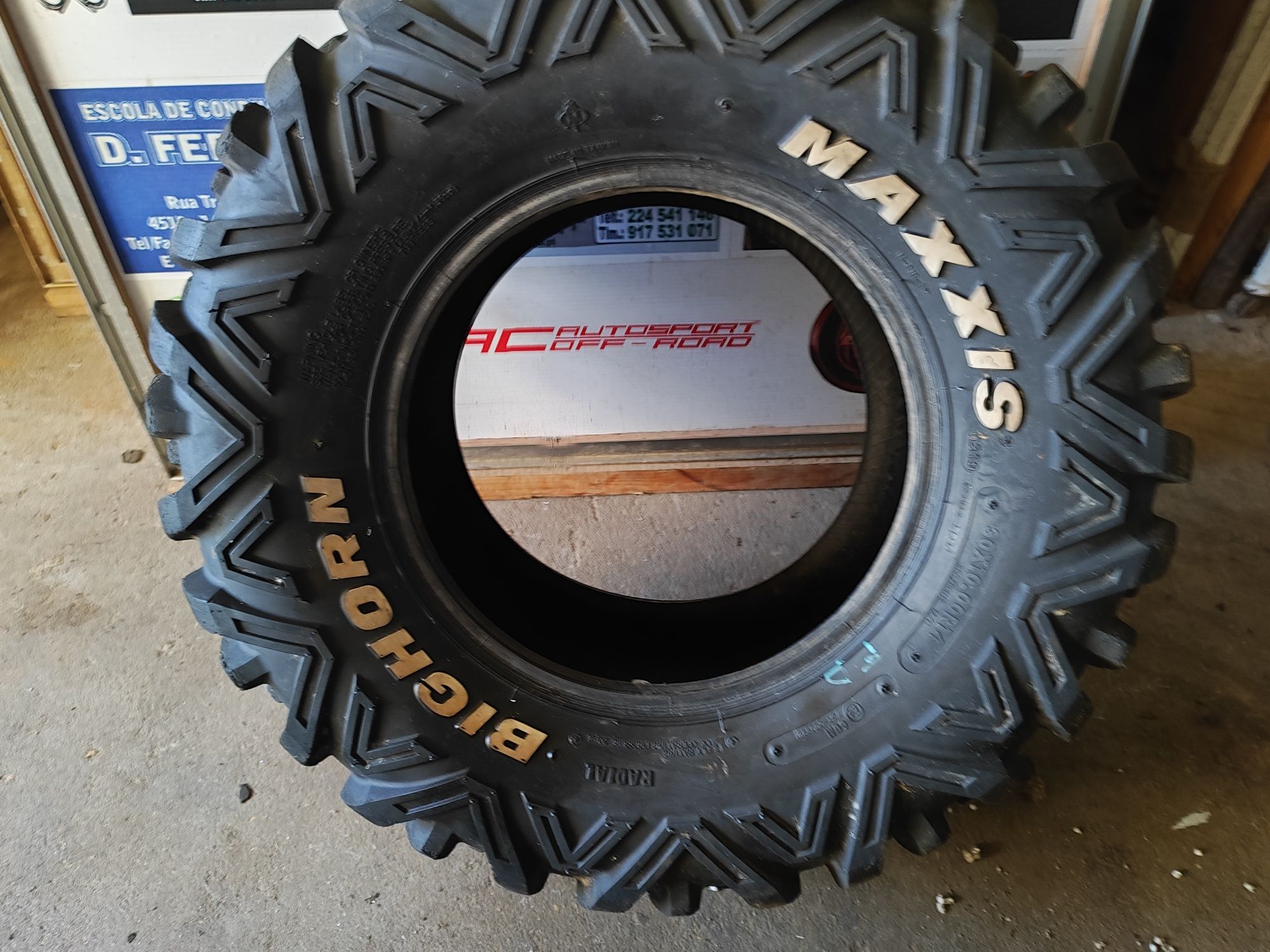 Pneus maxxis 30x10 r14