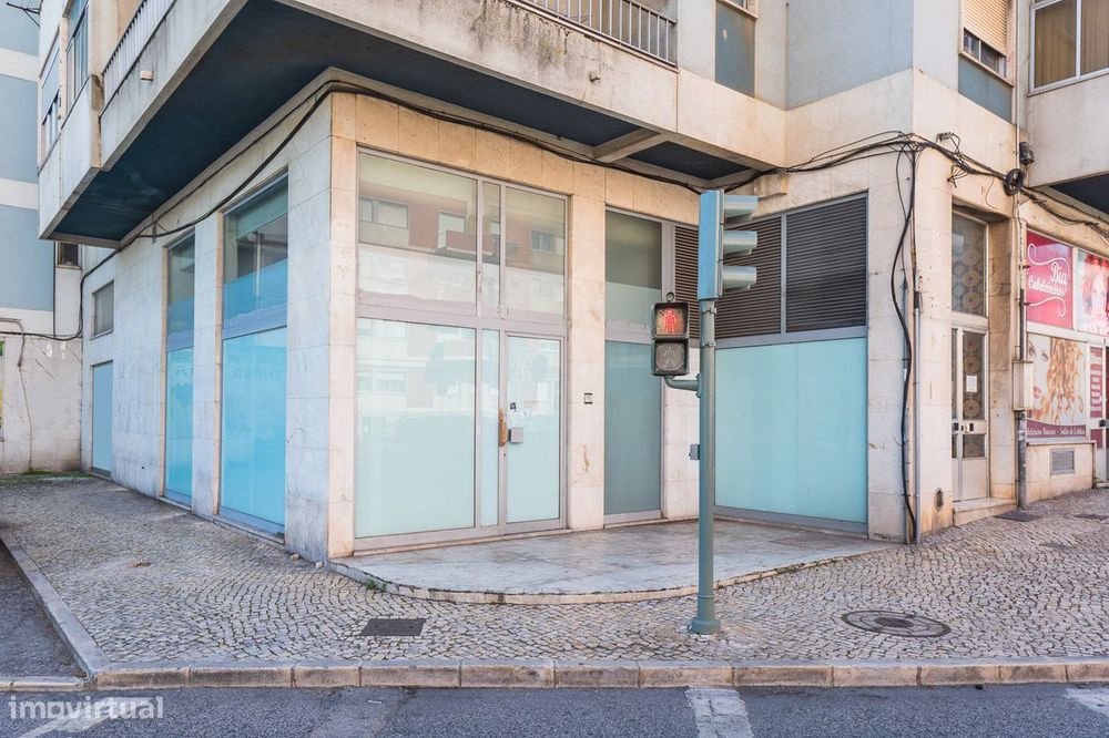 Loja 174m2 - Odivelas Centro